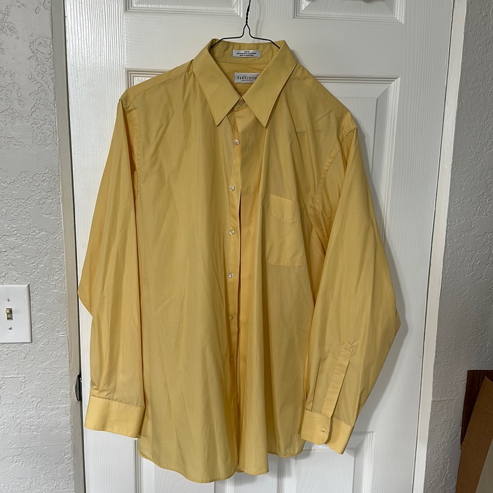 Van Heusen dress shirt. XL 17x34/35